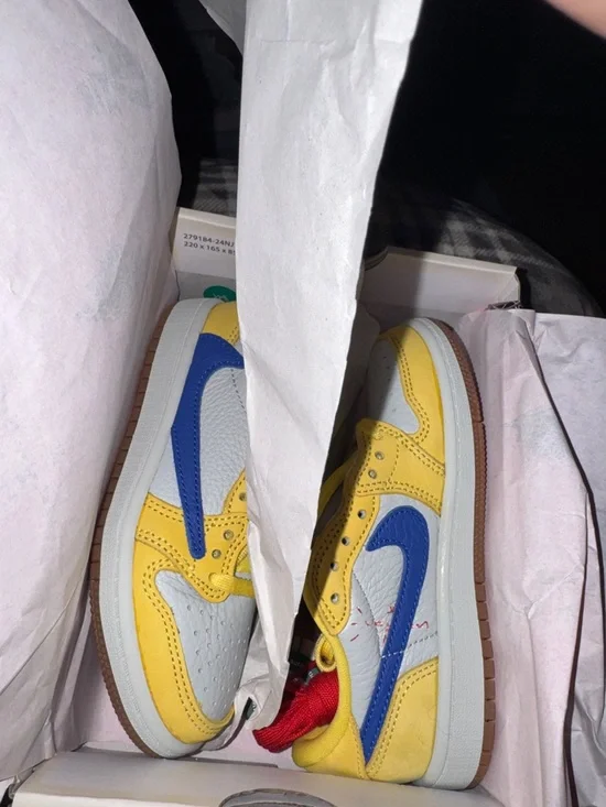 Nike Kids Low-Top Sneakers in Yellow, Blue & White - Picture 3 of 5